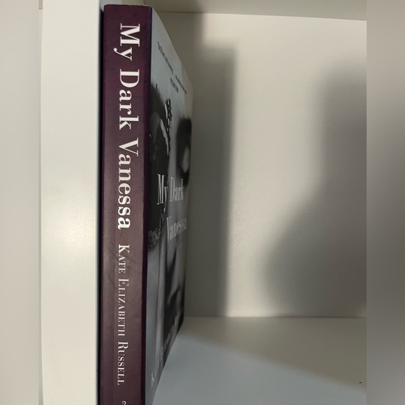 My dark Vanessa - Picture 2 of 2